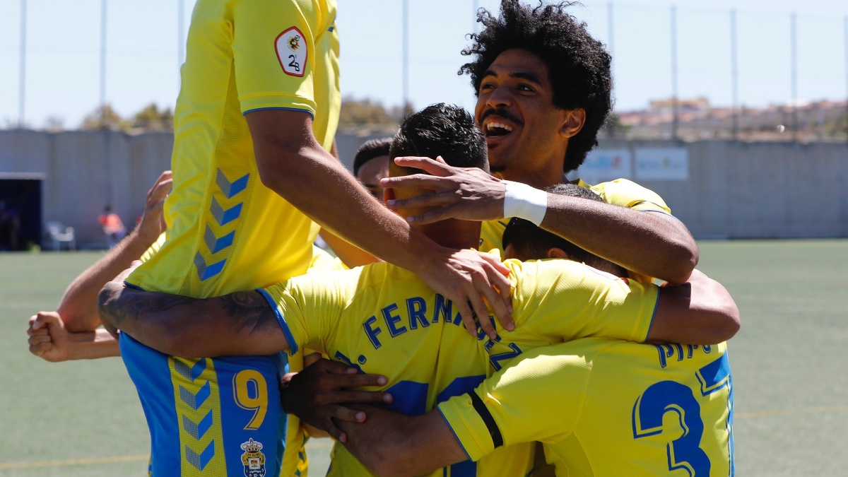 Jugadores de Las Palmas Atlético celebración