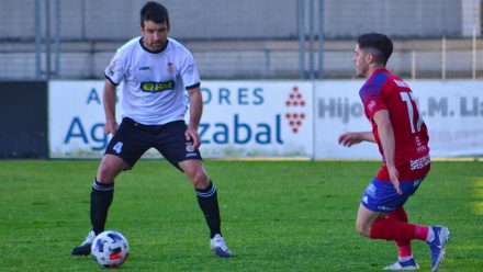 Ekhi senar ante la SD Tarazona