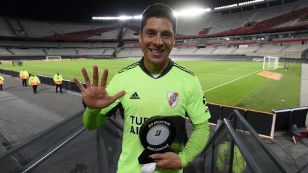 Enzo Pérez, mediocentro de River jugó como portero