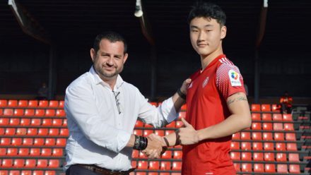 José María Garzón y Kim Dohun Atlético de Pinto