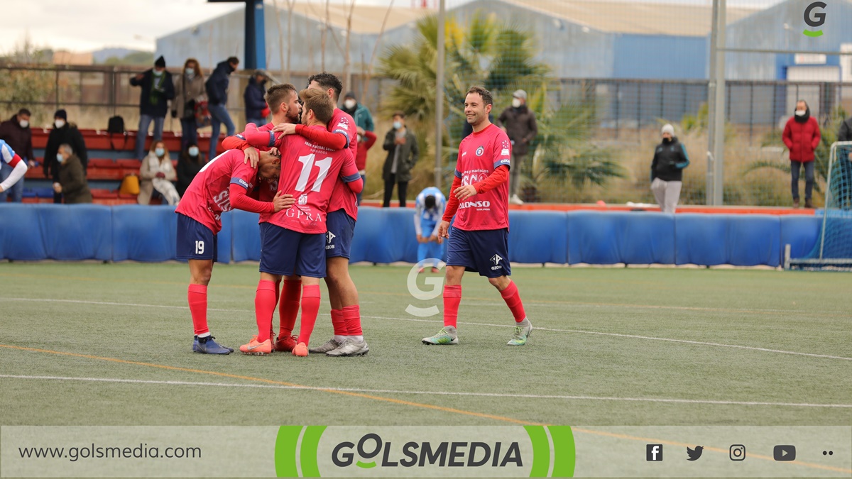 Jugadores del Benicarló celebrando gol