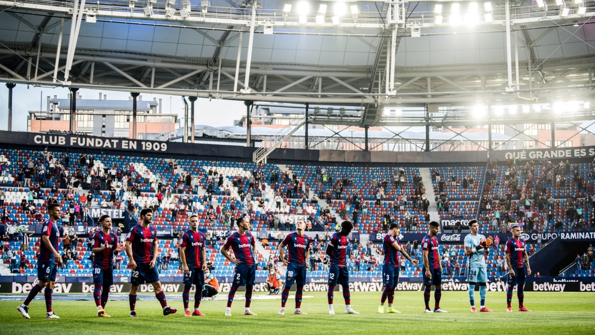 Foto de los titulares del Levante en el Ciutat de Valencia