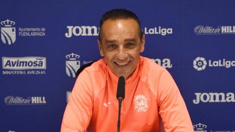Oltra entrenador CF Fuenlabrada rueda de prensa