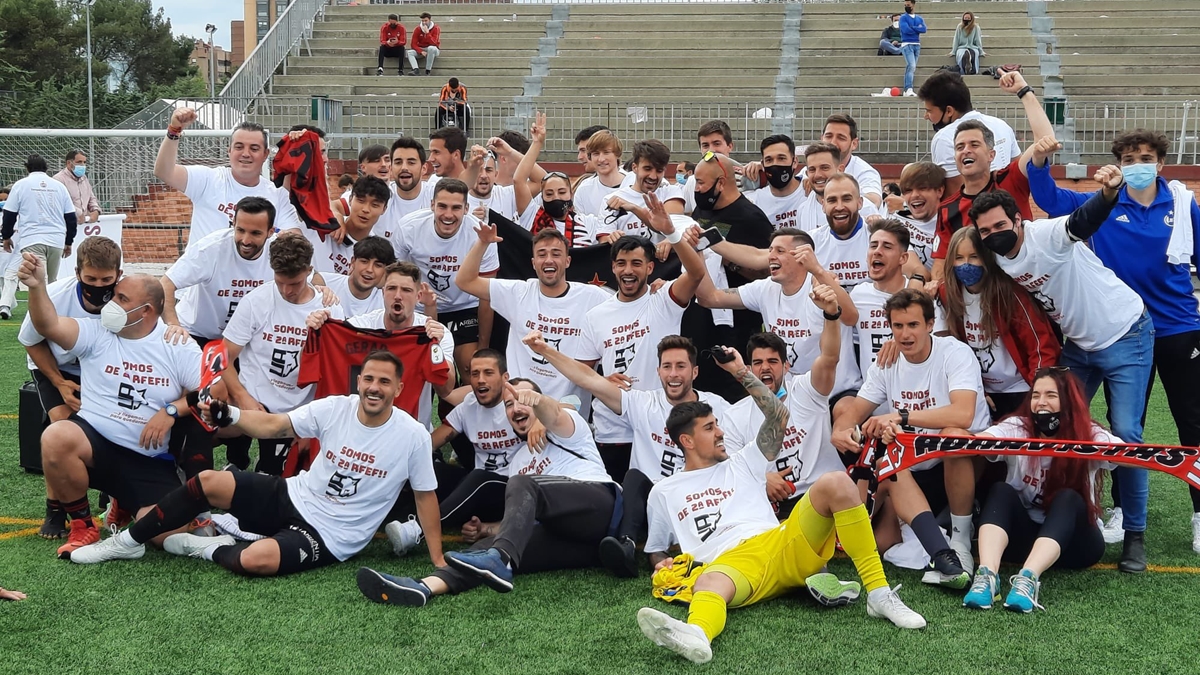 Jugadores AD Unión Adarve celebración