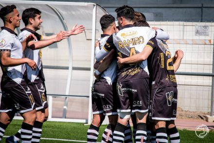 Unionistas Salamanca celebrando gol