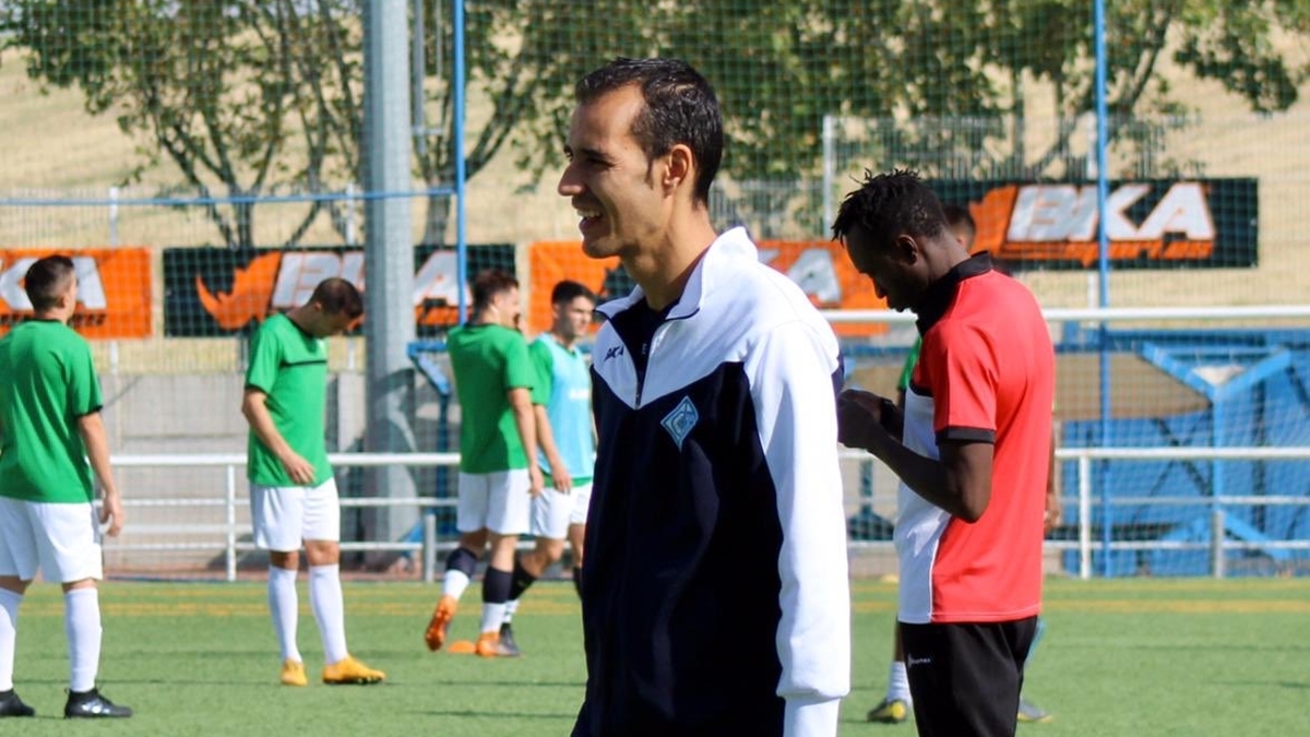 Manu Espinar entrenador CD Móstoles 'B'