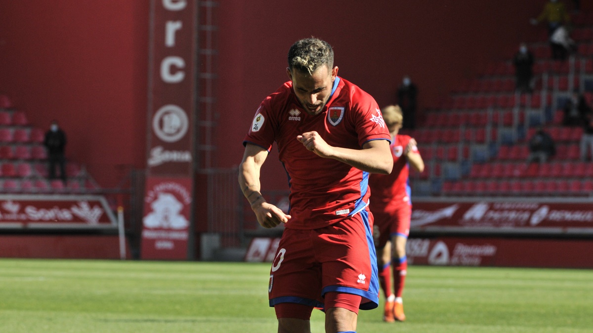 Menudo celebrando primer gol temporada