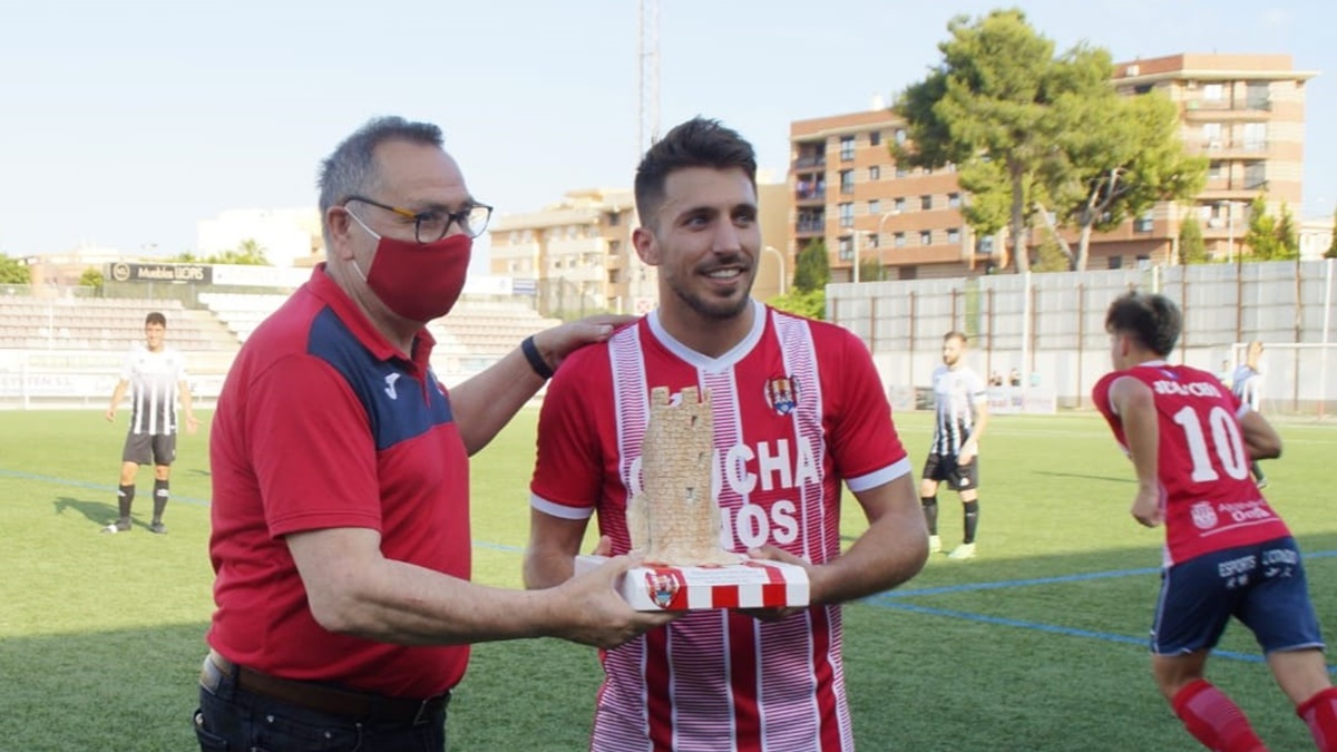 Pascual Font recibe homenaje presidente Onda