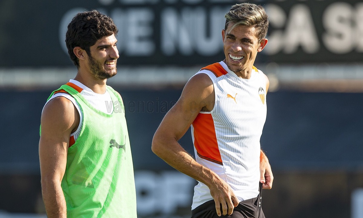 Guedes y Paulista Valencia CF