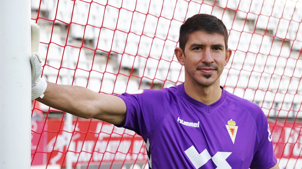 Nereo Champagne portero Real Murcia presentación