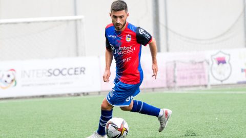 Leto maneja el balón partido UP Langreo