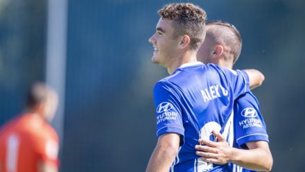 Álex Suárez celebración gol Oviedo Vetusta