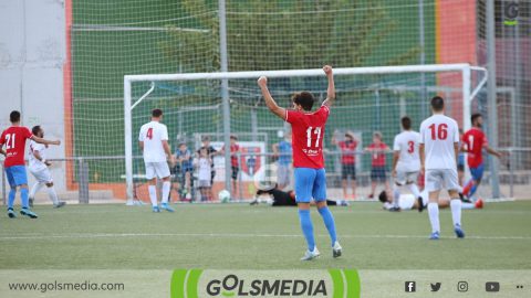 Jugadores CD Contestano celebran gol