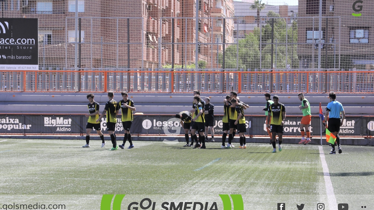 Jugadores CD Roda celebración gol