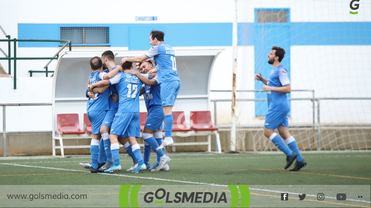 Jugadores UD Alginet celebran gol Diego