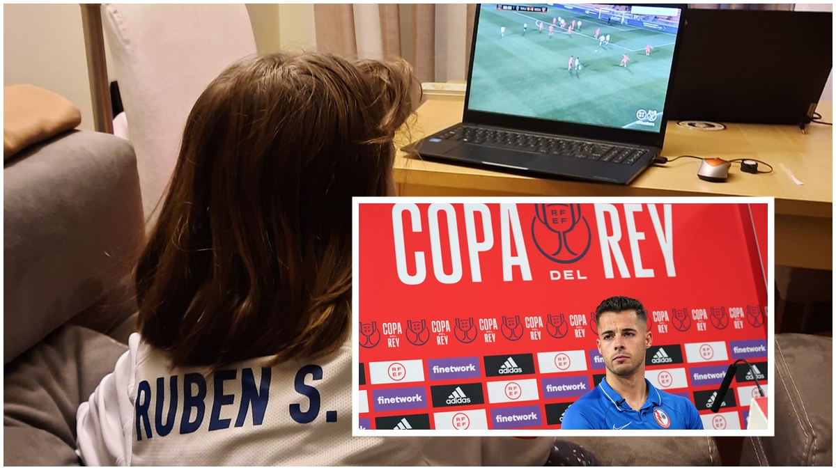 Niña confinada ve partido casa