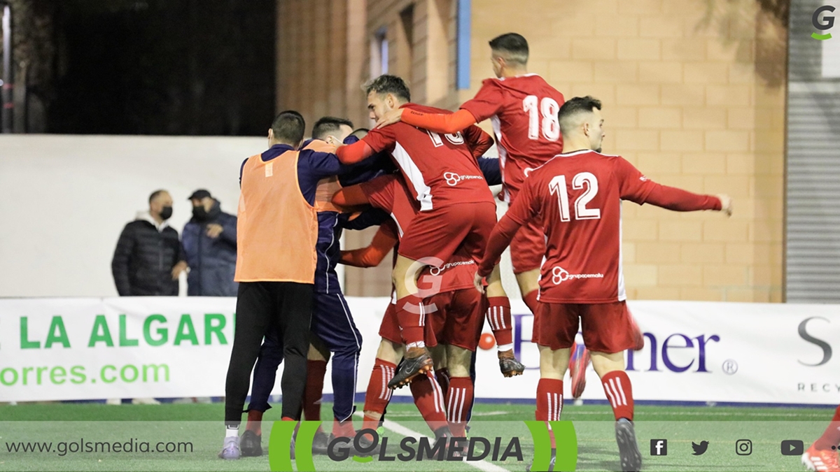 Jugadores UD Aldaia CF celebran gol