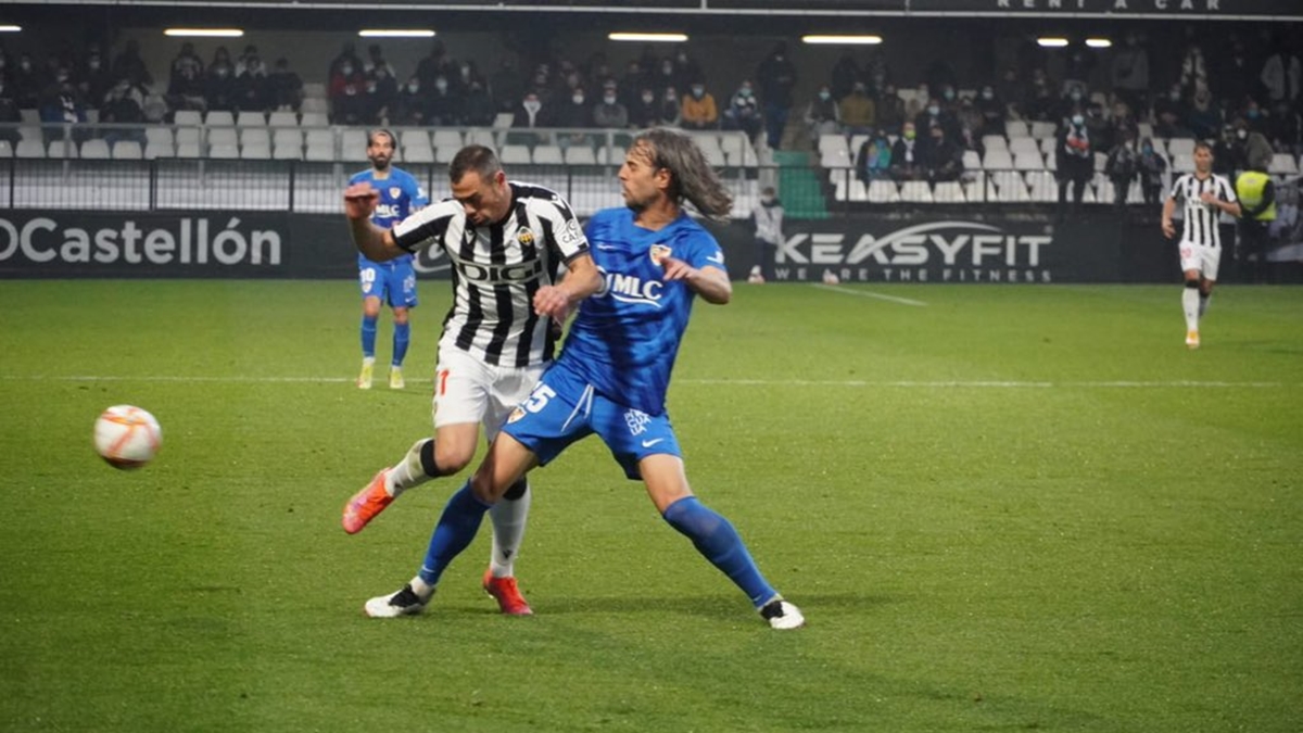 Disputa entre jugadores Castellón y Linares