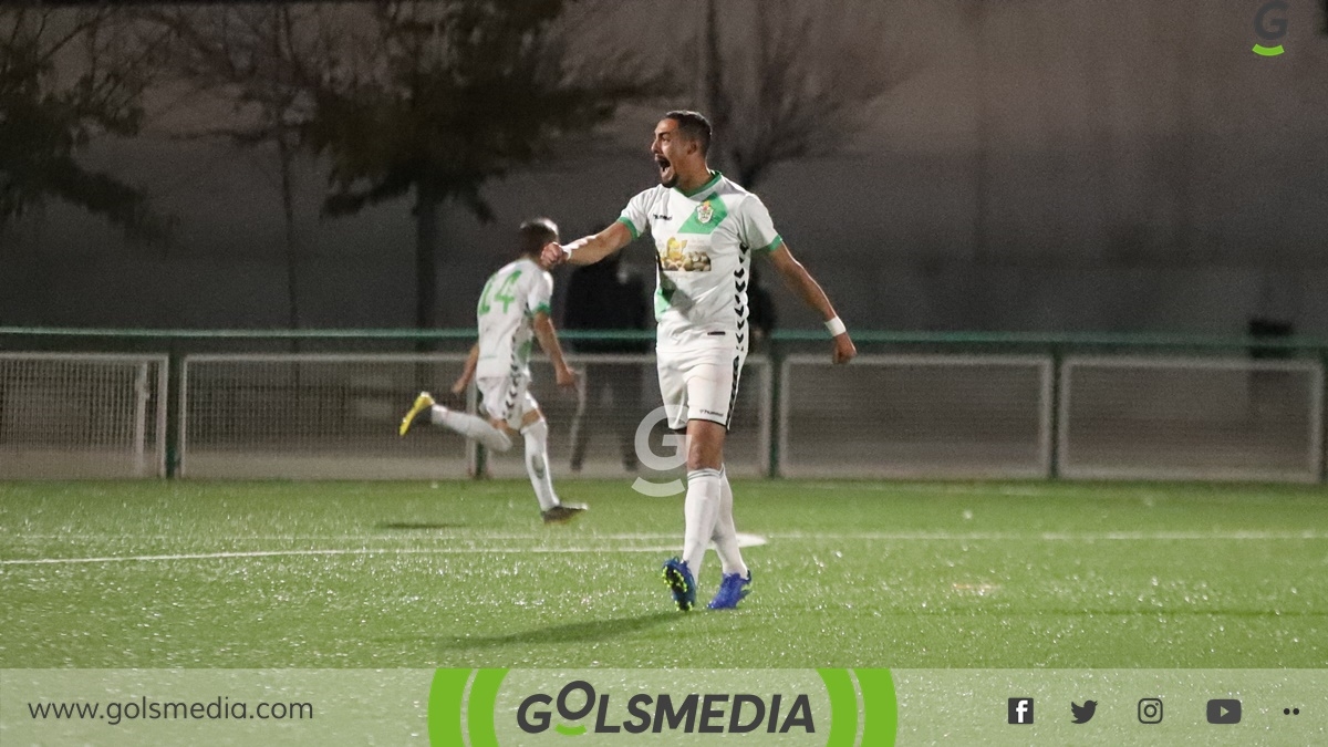 Jugador CE Alberci celebra un gol