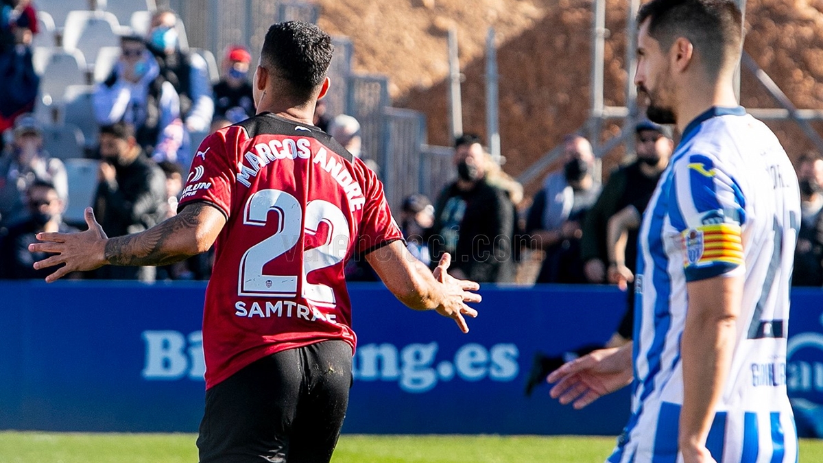 Marcos André celebra su gol