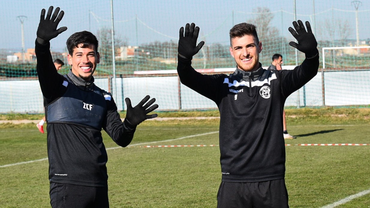 Agustín Coscia y Benjamín Garay saludan