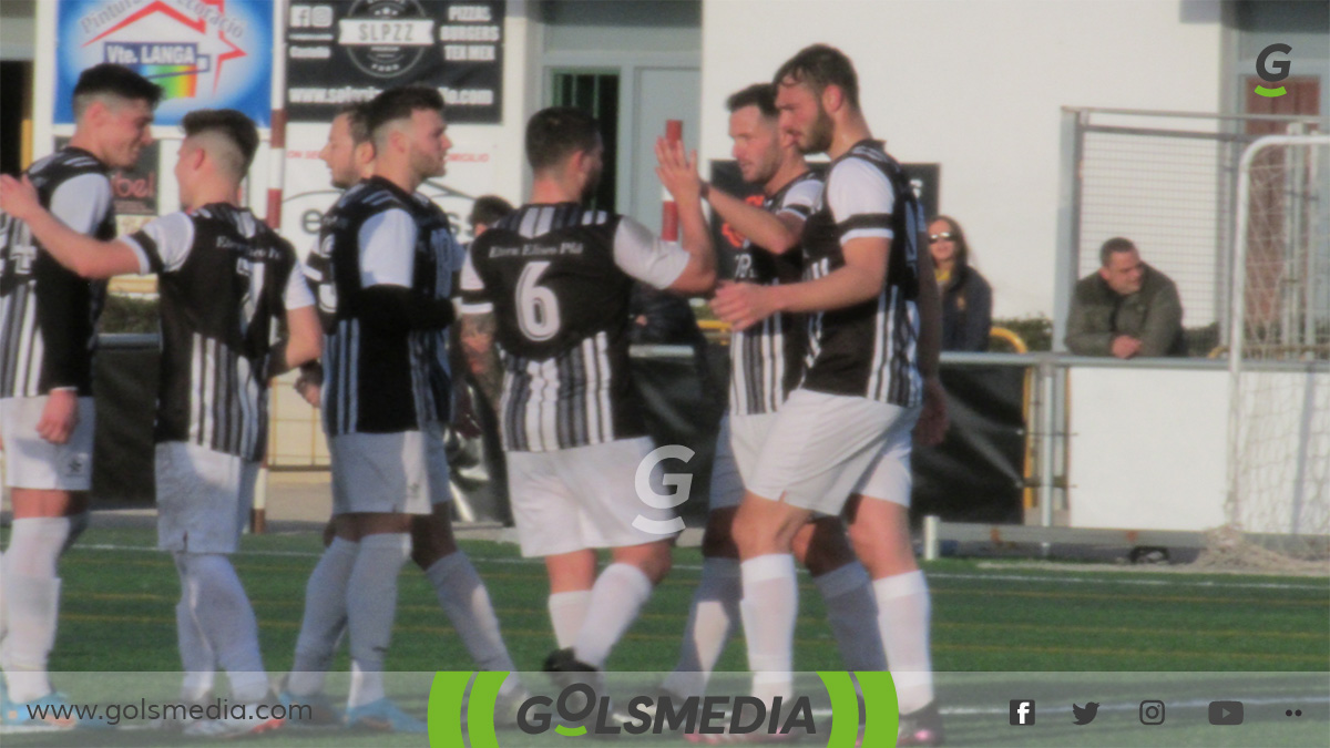 Jugadores Castellonense celebran gol