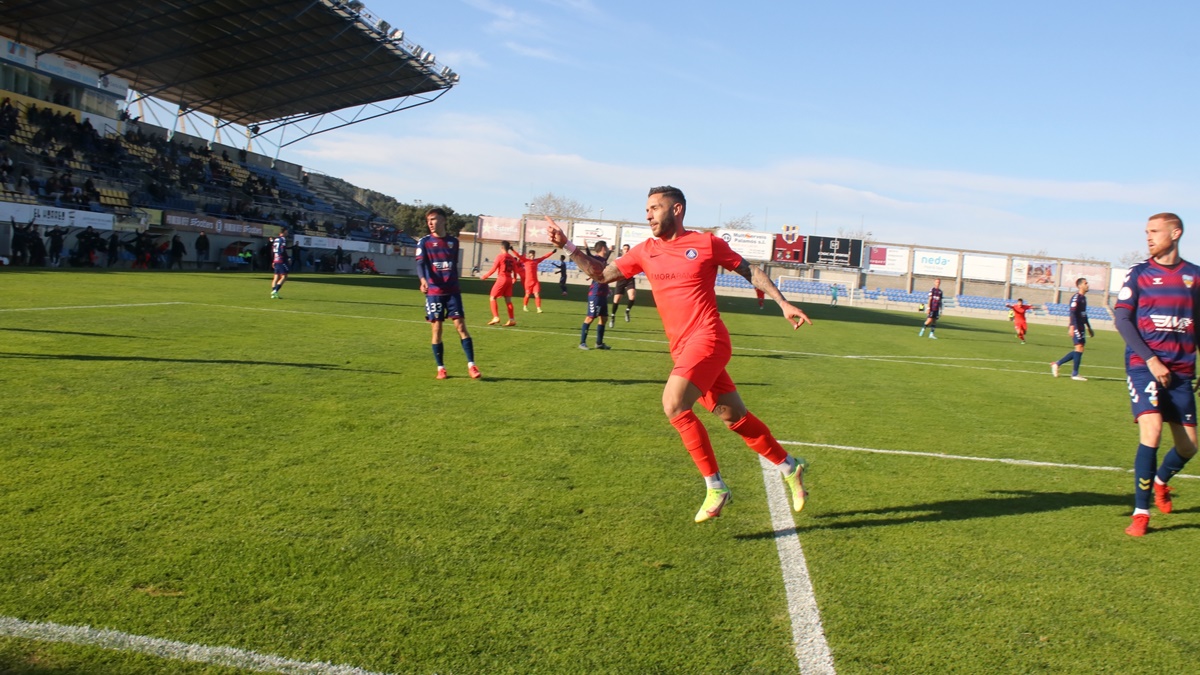 Marc Fernández celebrando gol vs Costa Brava