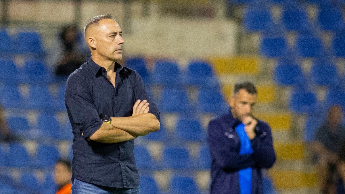 Ángel Rodríguez, entrenador del Hércules CF en el Rico Pérez.