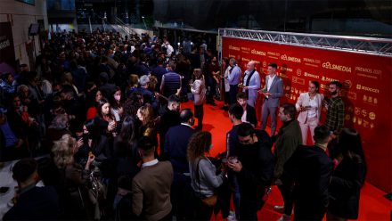 Los premiados, posando en el photocall para los medios