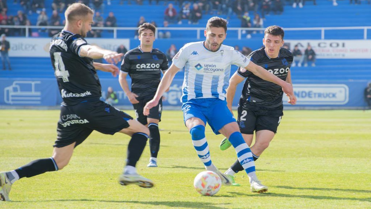 Jugadores Alcoyano y Real Sociedad B