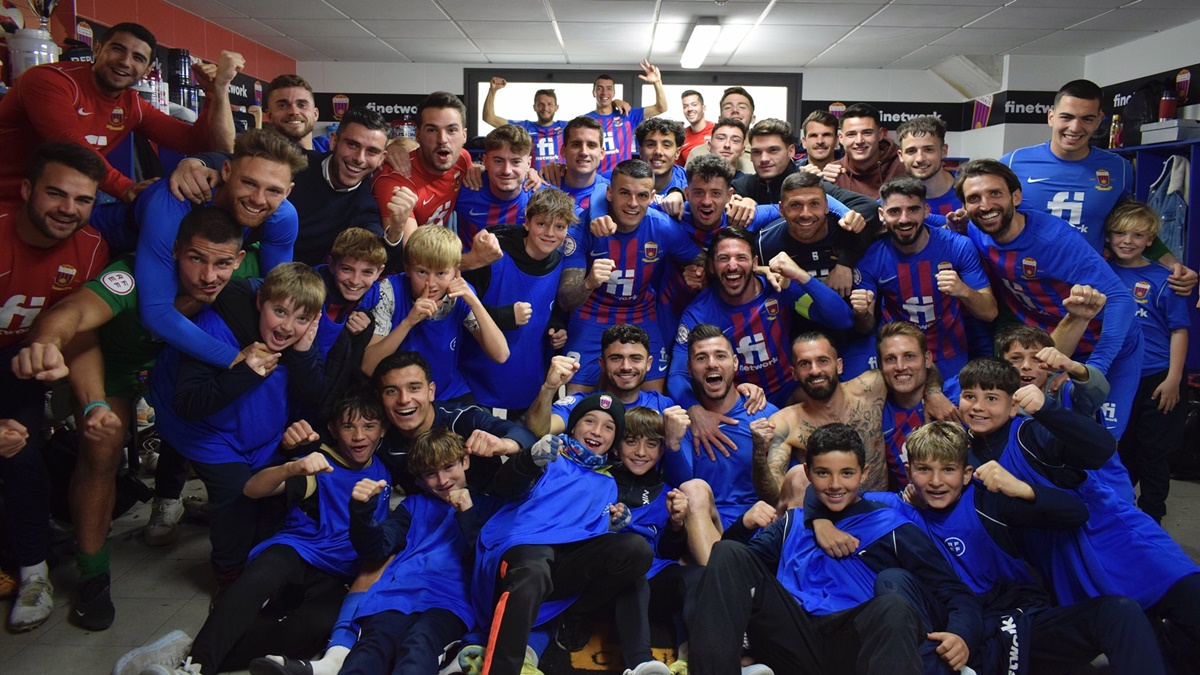 Jugadores Eldense celebración