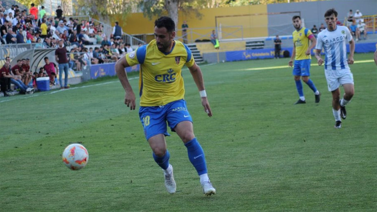 Lolo Ivars, en un partido del Orihuela CF. Foto: Orihuela CF.