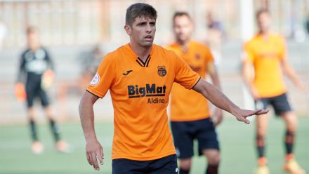 Marcos Blasco en el último partido con el Torrent CF. Foto: Adri Castelló / Torrent CF.