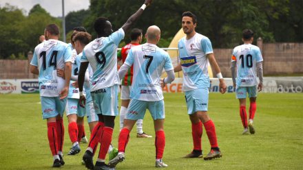 Los jugadores del Arosa celebrando un gol.