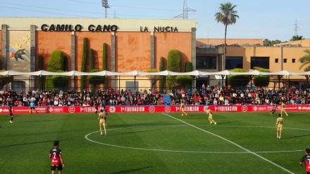 Partido La Nucia vs Barça Atlètic en el Camilo Cano