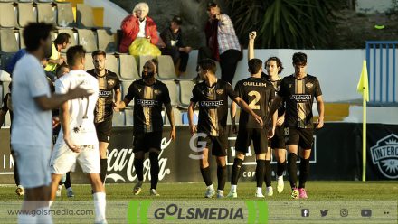 Los jugadores del CF Intercity celebrando un gol esta temporada.