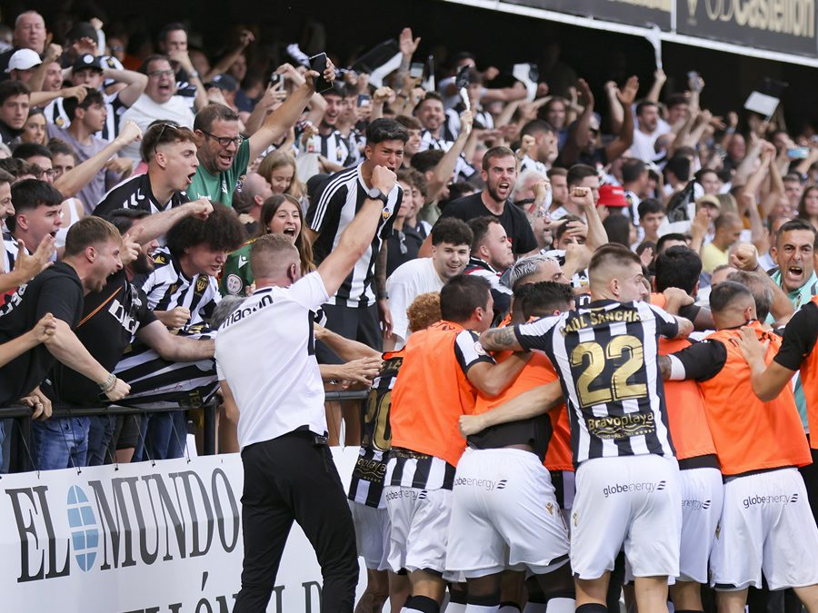 El Racing de Ferrol consigue 500 entradas y prepara la invasión de