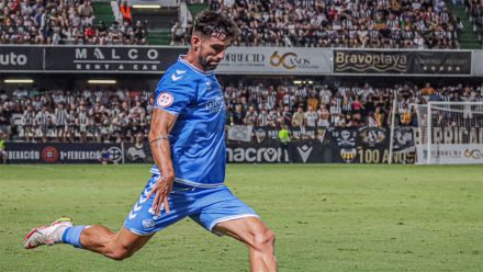 Eneko Undabarrena, jugador del CF Intercity. Foto: CF Intercity.