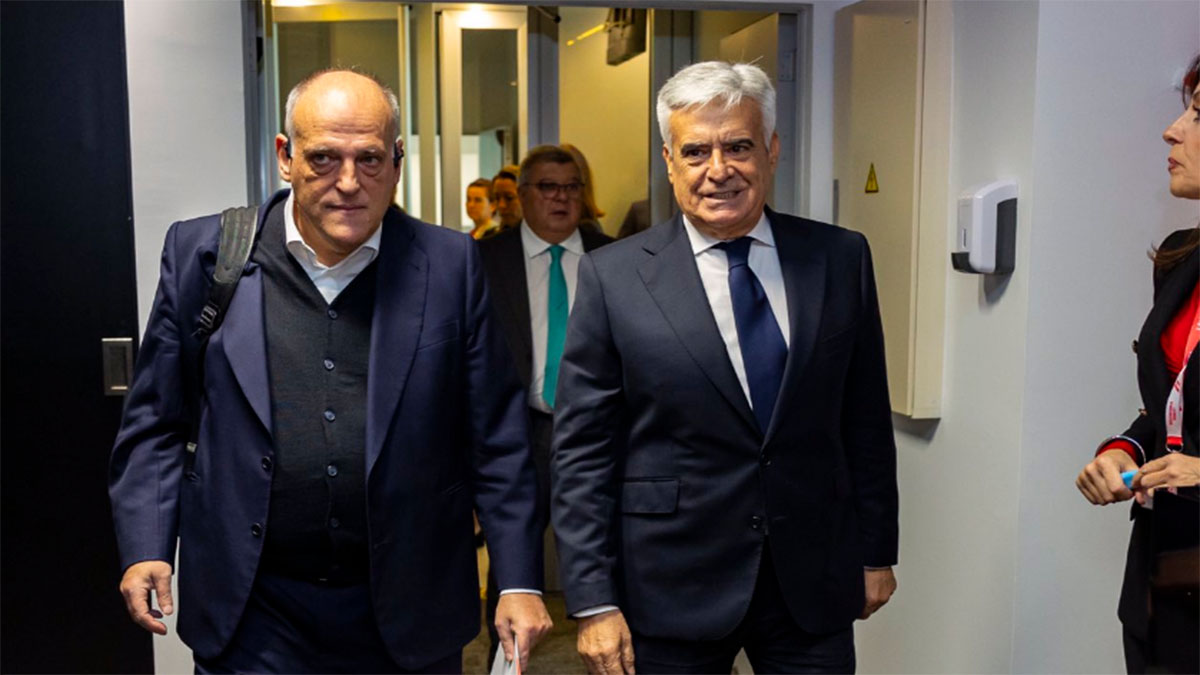 Pedro Rocha y Javier Tebas, Presidente del a Comisión Gestora de la RFEF y Presidente de LaLiga. Foto: RFEF.