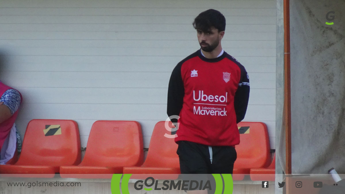 Adri Pérez, segundo técnico del Atzeneta UE. Foto: UE Atzeneta.