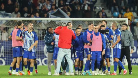 La SD Ponferradina Vence Y Es El único Equipo Que Le Aguanta El Ritmo ...