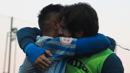 Álex García celebrando un gol con Ximo. Foto: CF Gandía.