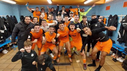 Jugadores Torrent vestuario