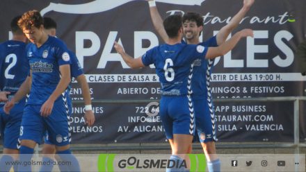 Víctor Julià en el partido del Acero en Silla.