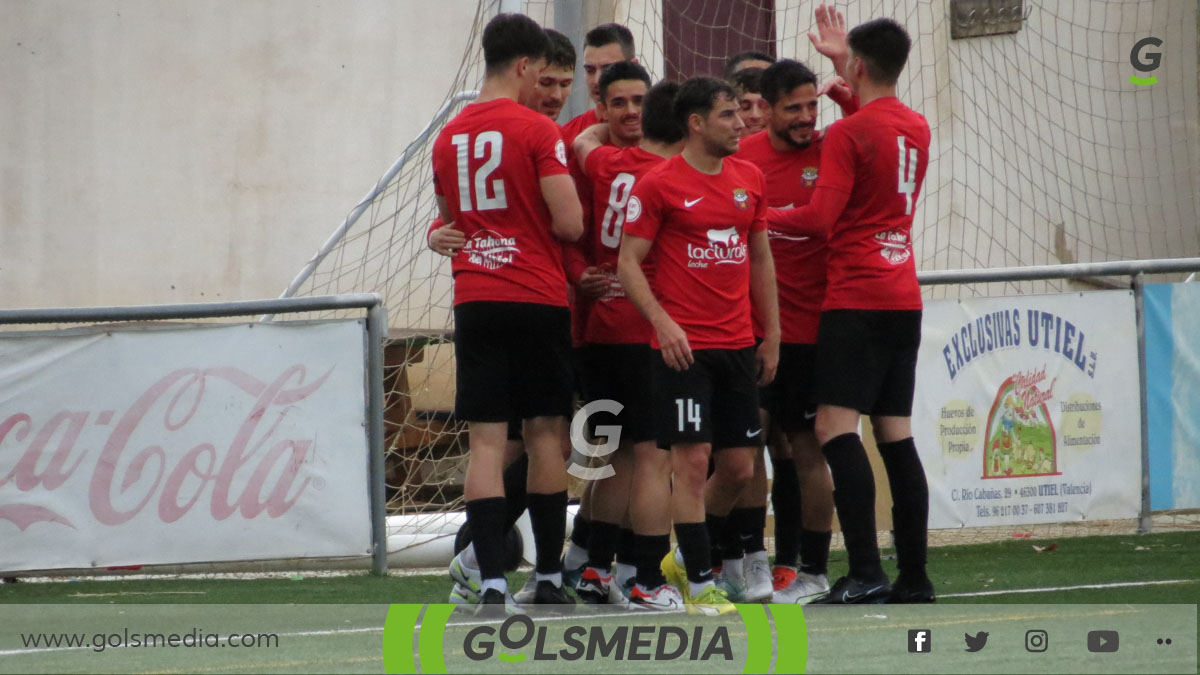 celebración de un gol del CD Utiel