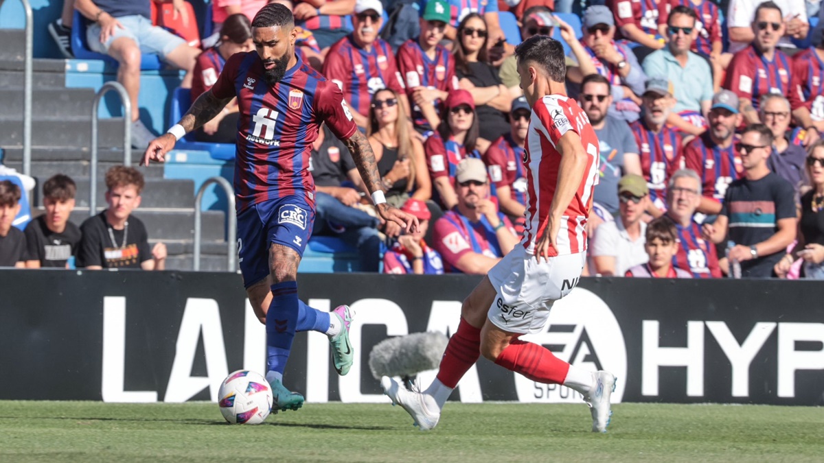 Jugadores Eldense y Sporting