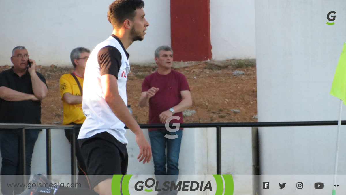 Borja Fernández, delantero de la UD Carcaixent.