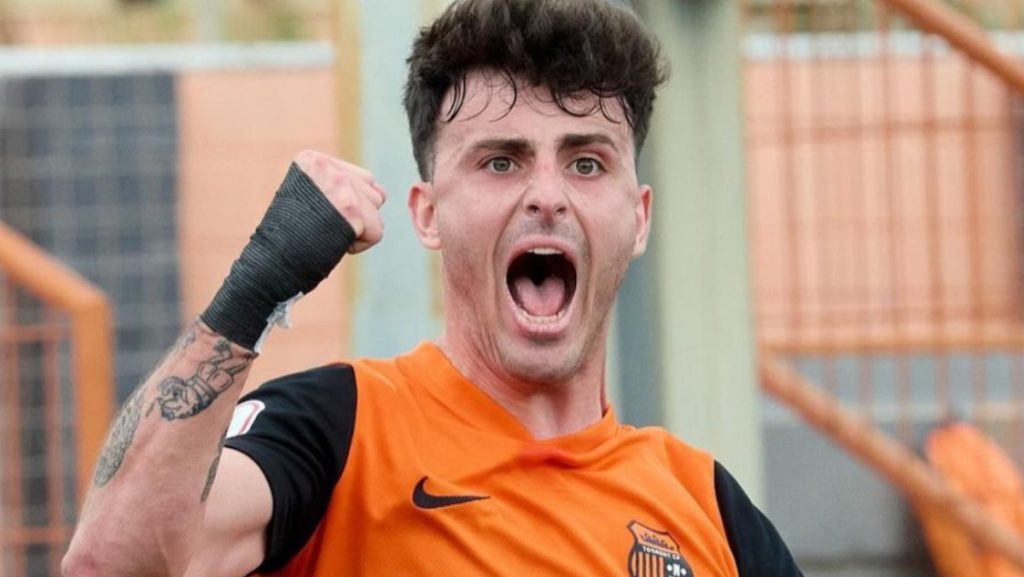 Adri Pérez renueva con el Torrent