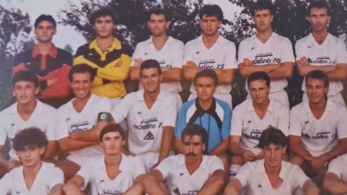 Plantilla del ascenso de 1989 de L´Ollería CF. Foto: L´Ollería CF. 