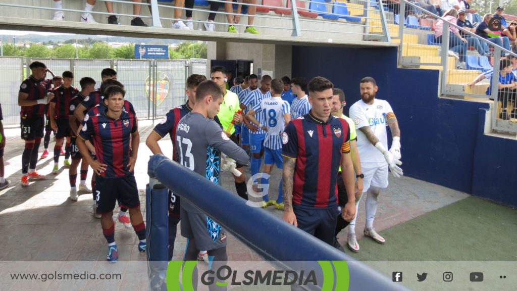 Álex Marcos en un partido del Atlético Levante UD.